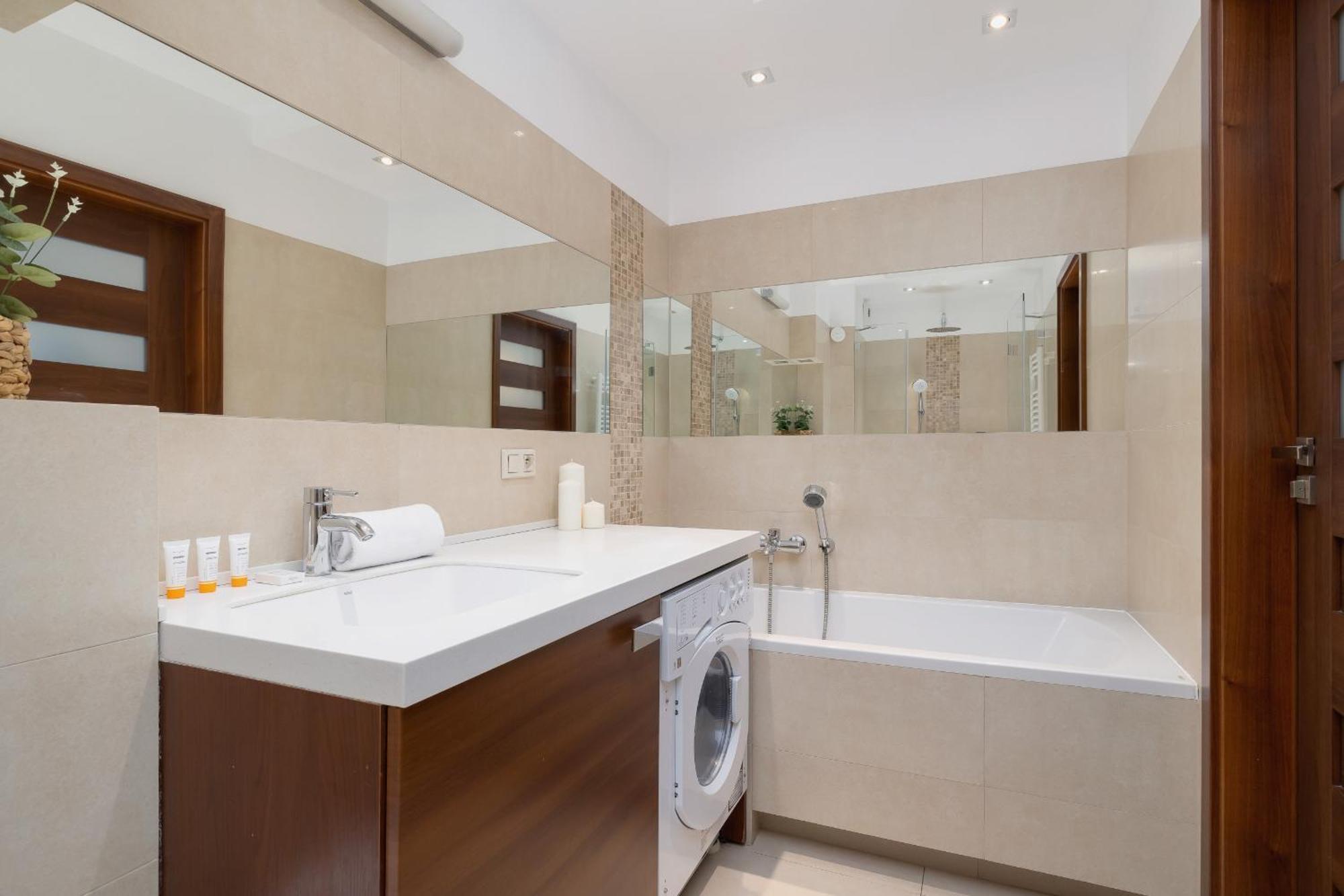 Dworska Modern Apartment In Zabrze By Rent Like Home Extérieur photo